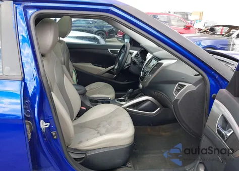 2012 Hyundai Veloster Base W/Gray z USA, uszkodzony, nr VIN KMHTC6AD8CU067589